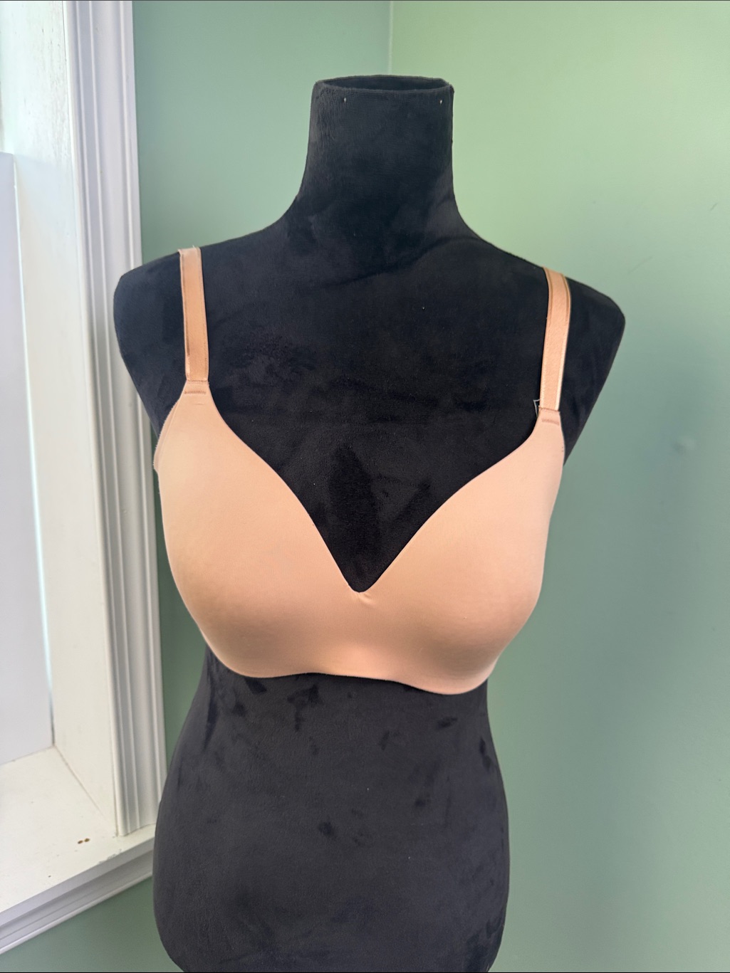 Knix Smooth Nude Plunge Bra  Light Beige Knix 3